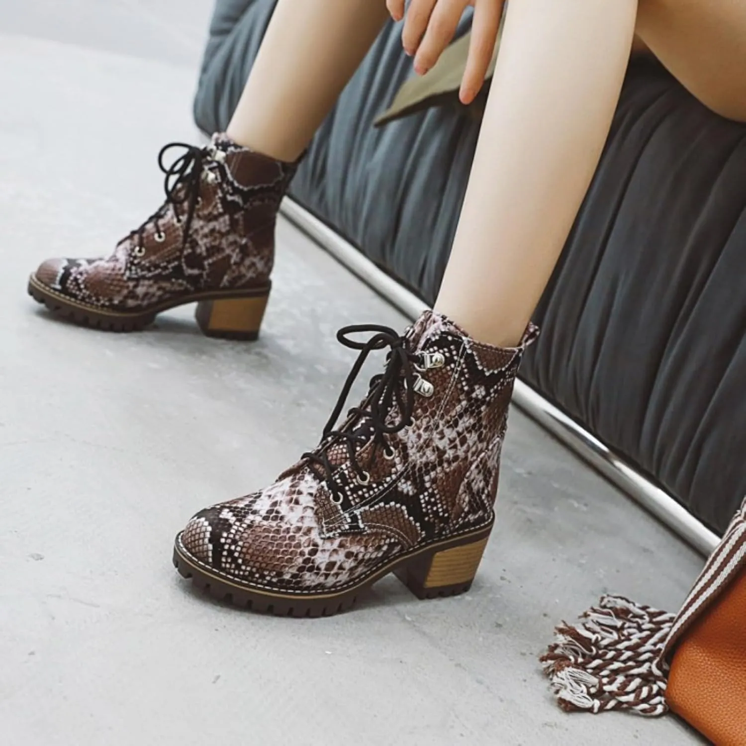 Aflngle Women's Snakeskin Printed Lace Up Chunky Heel Flat Ankle Boots Fashion Round Closed Toe Low Heel Block Short Boots Comfortable Slip on Gothic Chelsea Booties