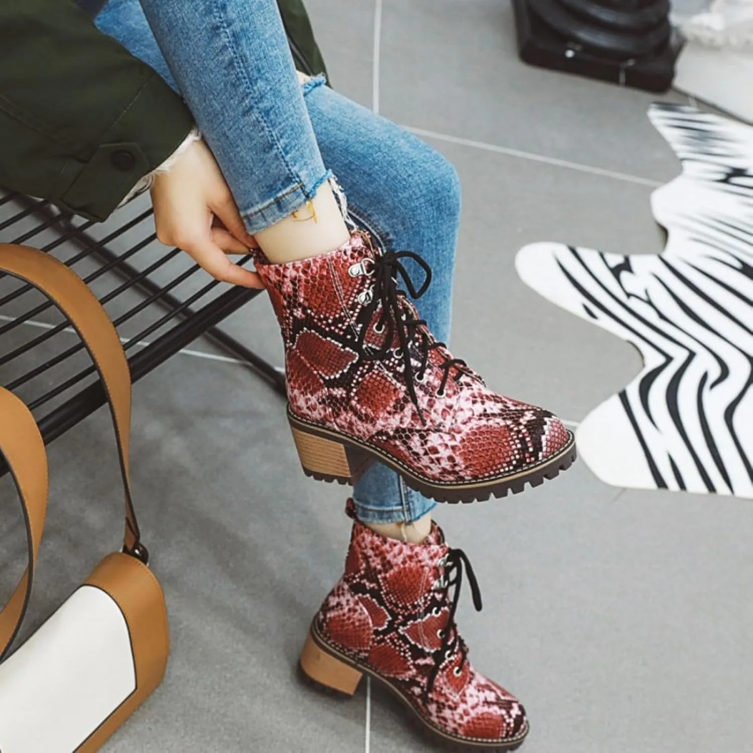Aflngle Women's Snakeskin Printed Lace Up Chunky Heel Flat Ankle Boots Fashion Round Closed Toe Low Heel Block Short Boots Comfortable Slip on Gothic Chelsea Booties