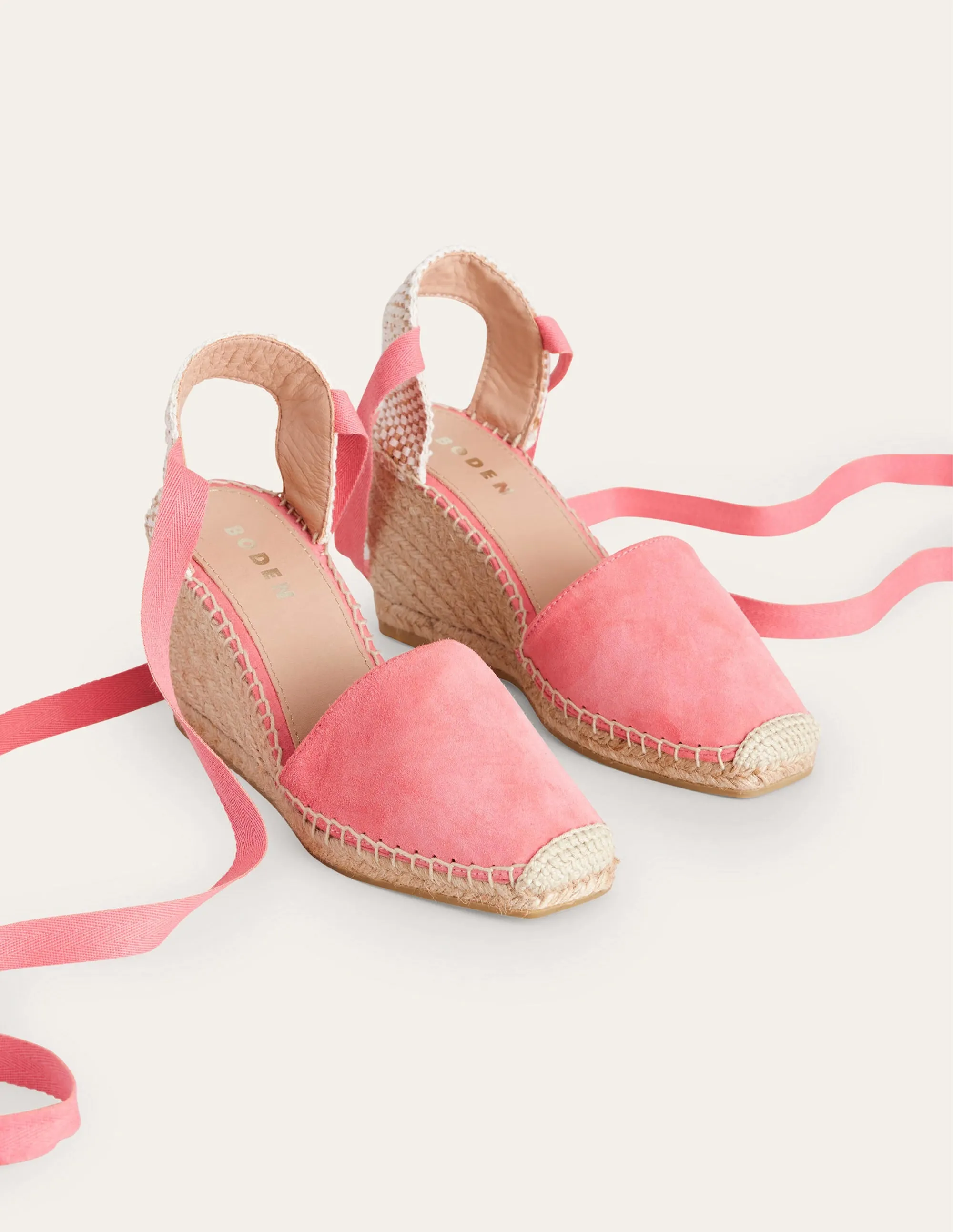 Espadrilles mit Keilabsatz und eckiger Zehenpartie-Pastellrosa, Veloursleder