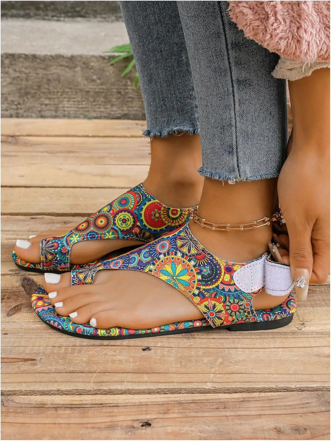 GORGLITTER Women's Colorful Bohemian Print Thong Sandals Open Toe Flip Flops Ankle Strap Flat Sandals