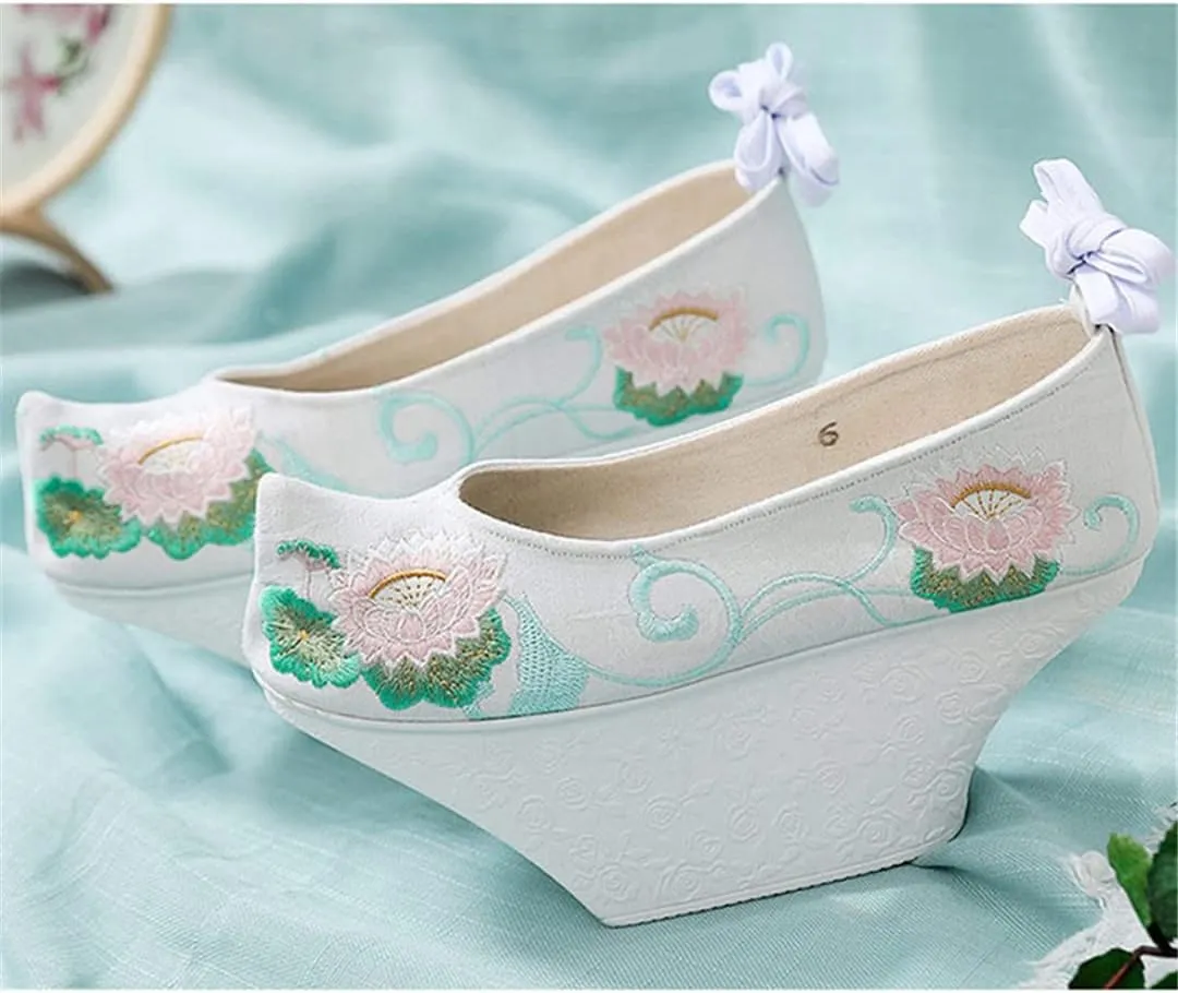 Hcclijo Traditional Chinese Hanfu Shoes Ancient Women Heels EmbroideLotus Ginkgo Lolita Girl Oriental Princesss