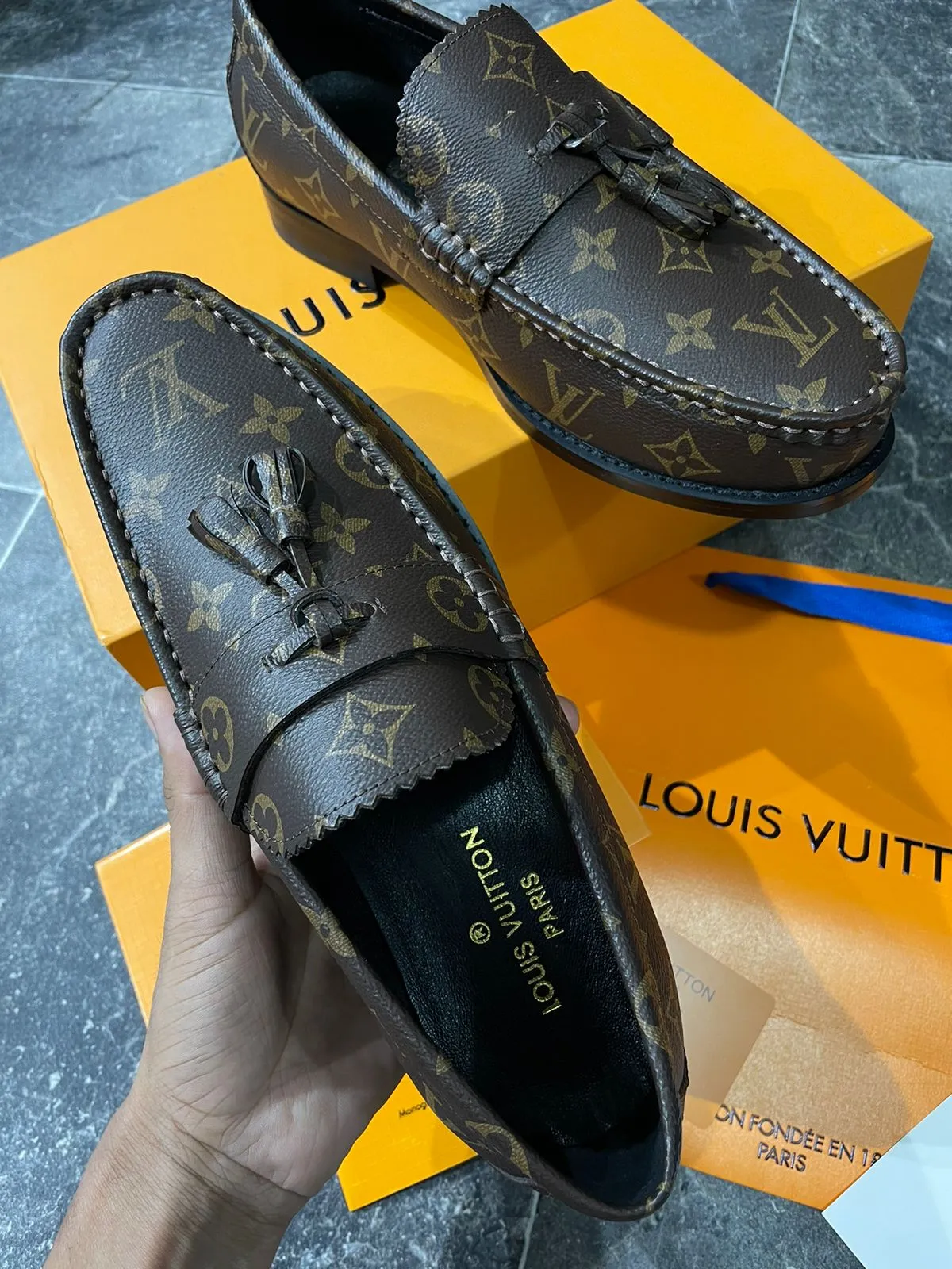 LOUIS VUITTON || Monogram Print Luxury Major Calf Leather Loafers /Brown