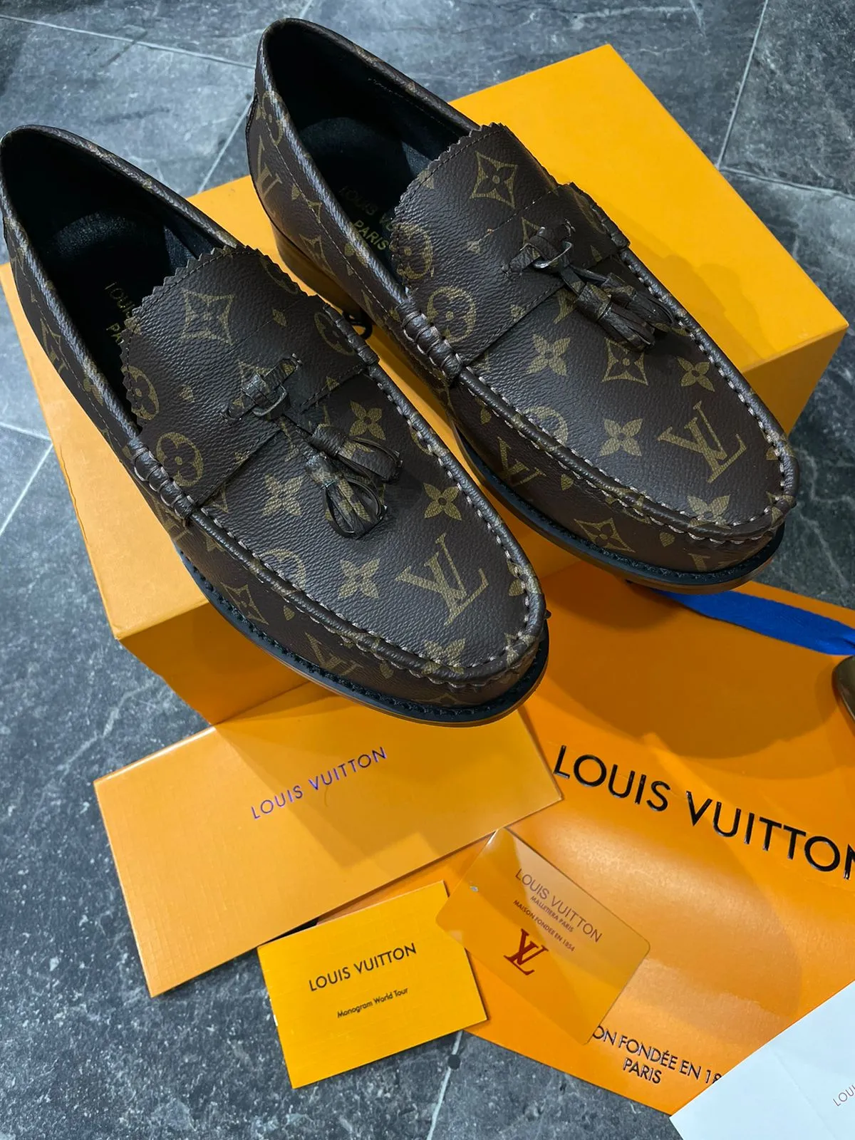 LOUIS VUITTON || Monogram Print Luxury Major Calf Leather Loafers /Brown