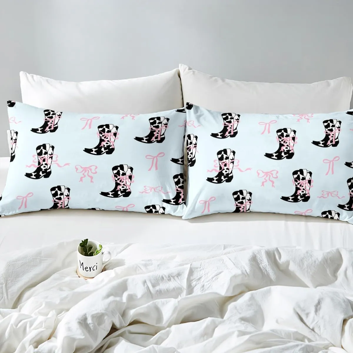 Manfei Cowgirls Duvet Cover Set Full Size, Pink Bows Cow Print Boots Bedding Set 3pcs, Western Cowboy Cute Bowknot Cartoon Blue Quilt Cover, Kids Girl Woman Room Decor, 2 Pillowcases, No Comforter