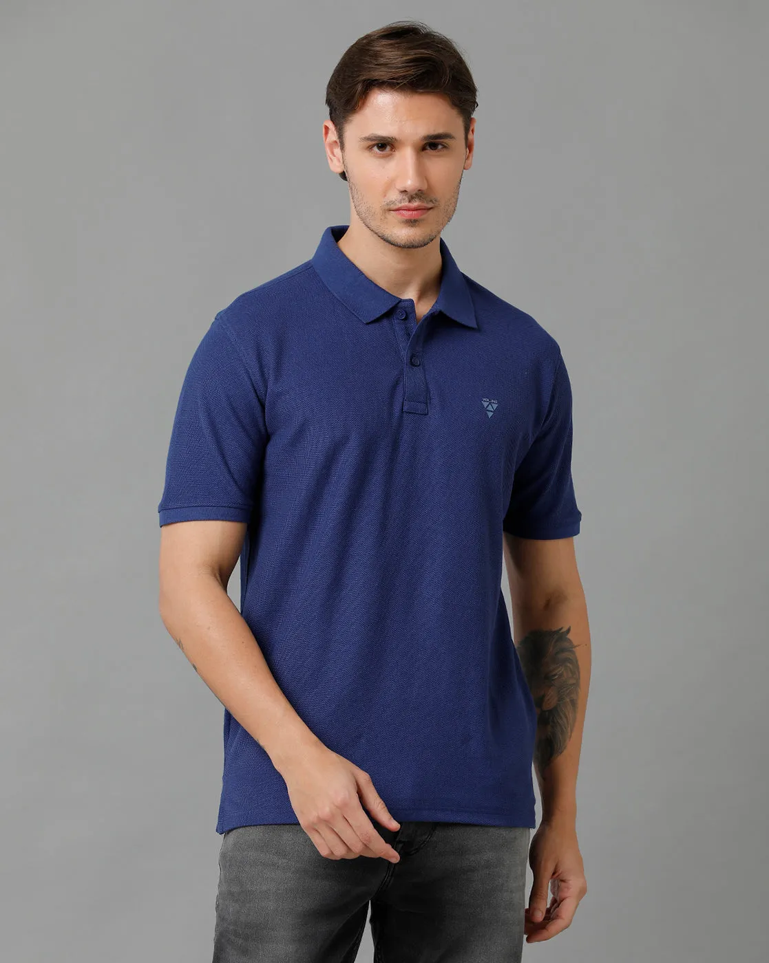 Men Solid Regular Fit Casual T-Shirt