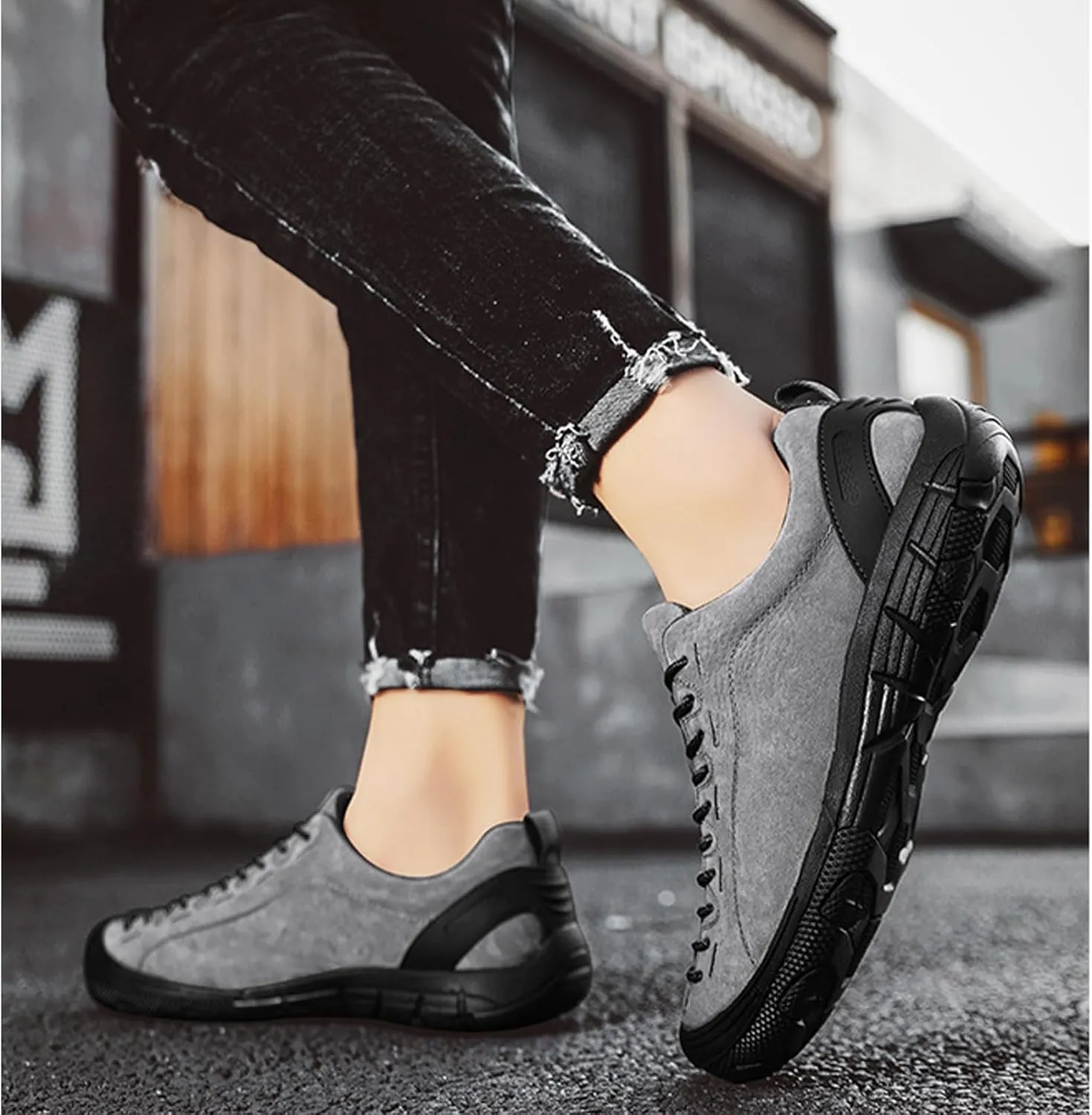 Men's Outdoor Suede Leather Lace Up Trekking Tactical Sneakers Casual Comfortable Anti-Collision wear-Resistant Low Top Hiking Sneakers Walking Work Shoes with Arch Support