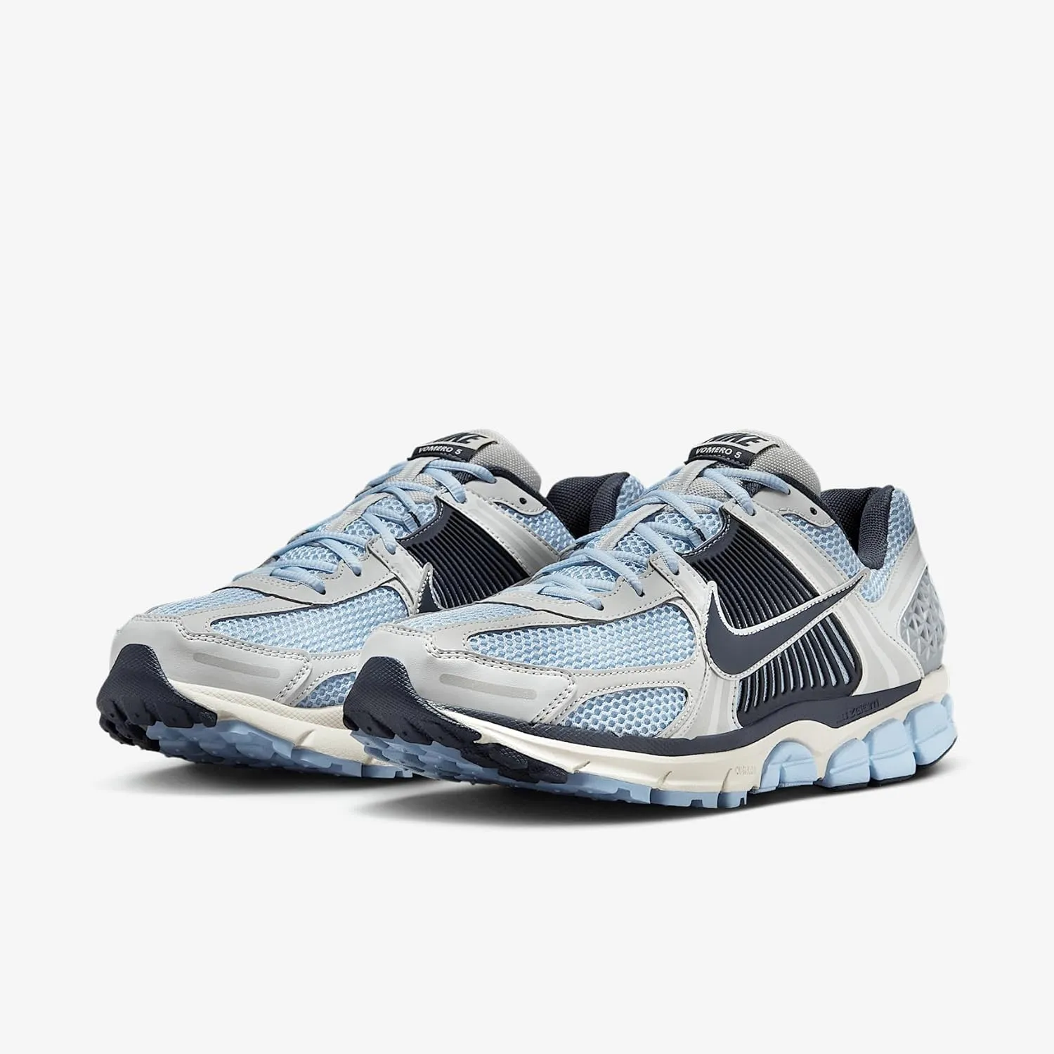 NIKE Men's Low-Top Sneakers