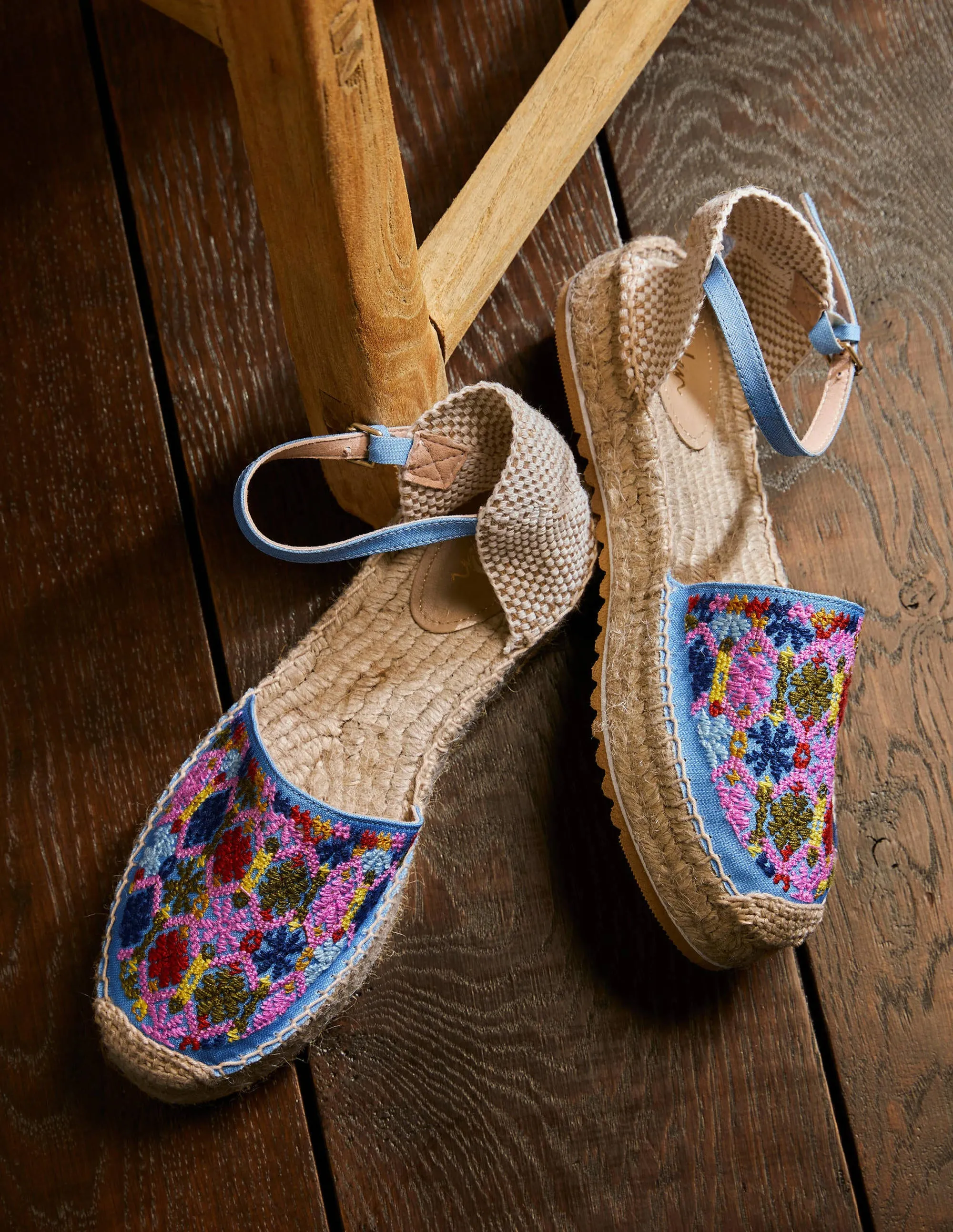 Plateau-Espadrilles-Faux-Uni, Stickerei