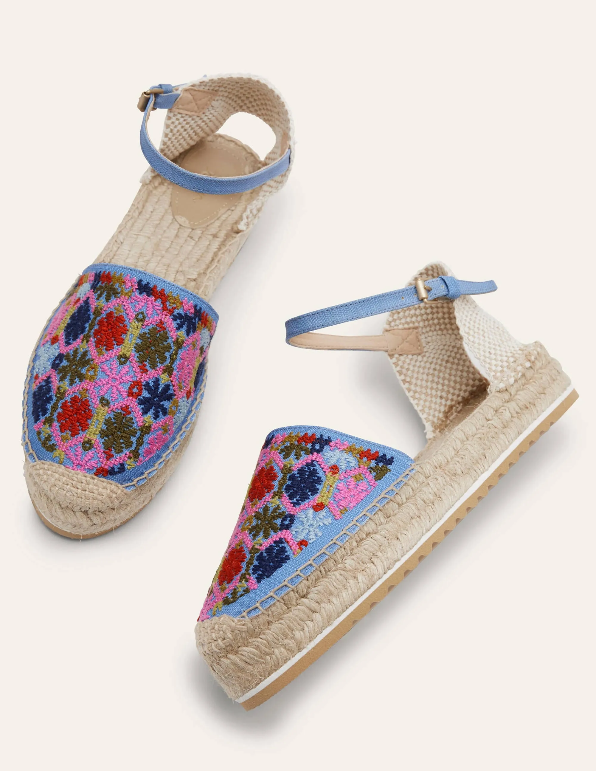 Plateau-Espadrilles-Faux-Uni, Stickerei