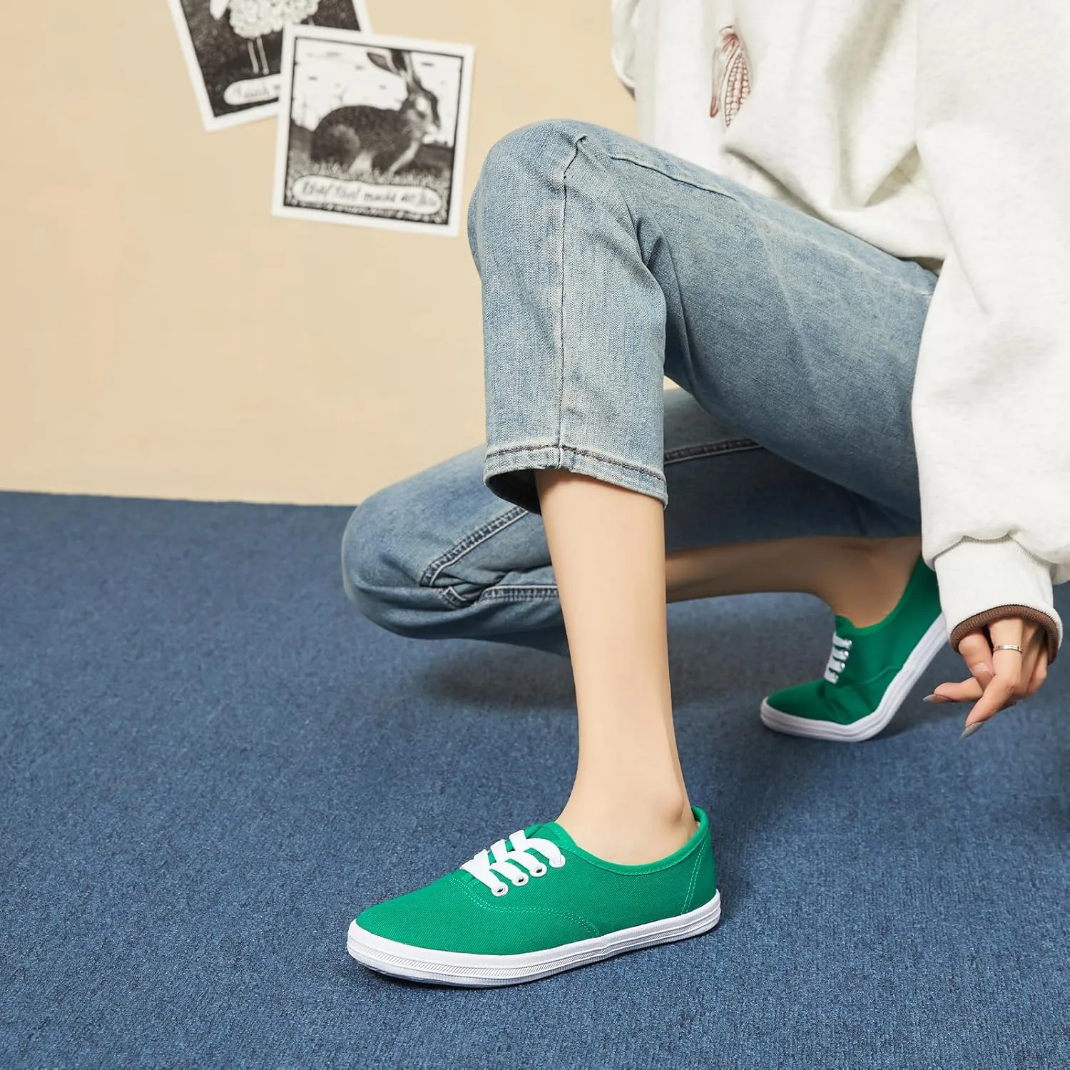 TUOPIN Womens White Canvas Sneakers Low Top Lace-up Canvas Shoes Lightweight Casual Tennis Shoes