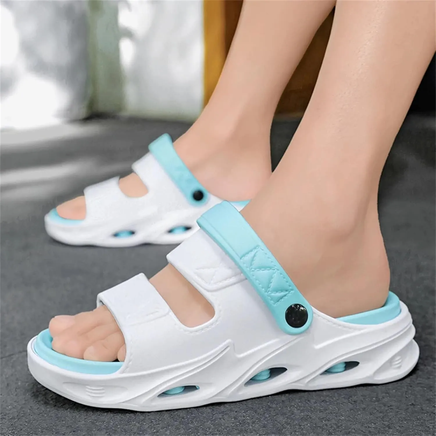 Unisex Outdoor Sandals - Breathable Clogs for Beach and Garden