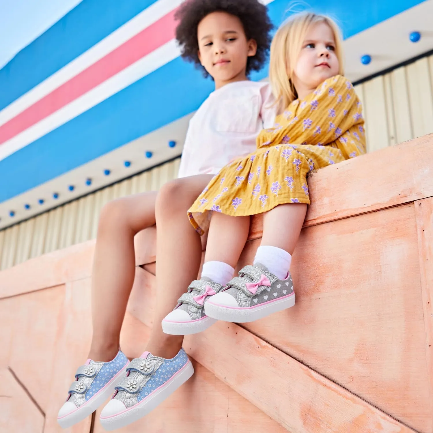 Weestep Girls Glitter Low-Top Casual Canvas Shoes - Lightweight Fashion Sneakers for Toddler and Little Kid