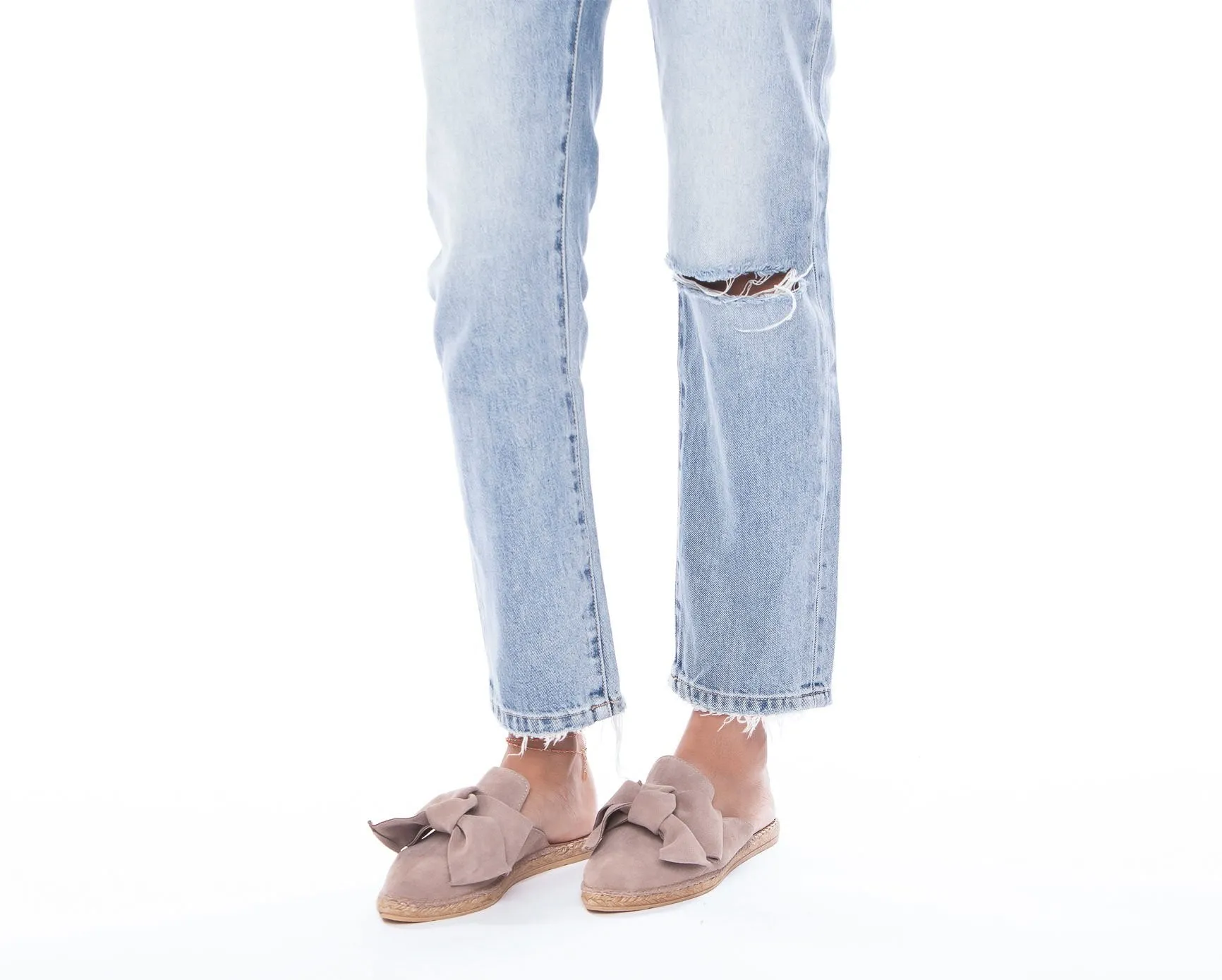 with - Bow Trendsetting Taupe Vintage Hamptons Mules - Trustworthy