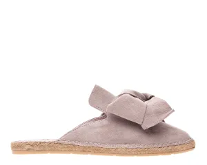with - Bow Trendsetting Taupe Vintage Hamptons Mules - Trustworthy