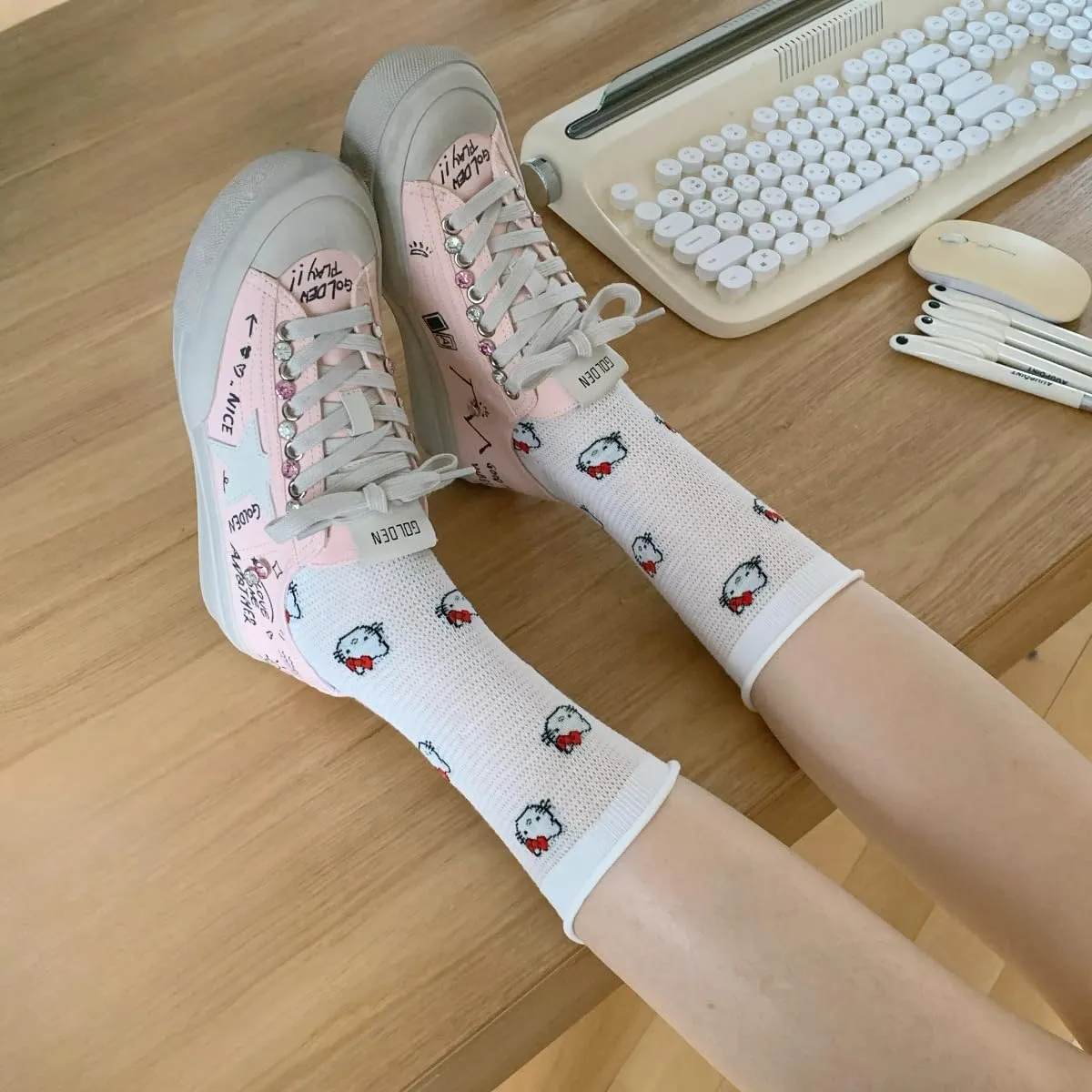 Women Retro Canvas Sneakers, Star Patch Graffiti Flats, Y2k Sweet Streetwear Rhinestone Accents Teens Shoes Shiny Bling